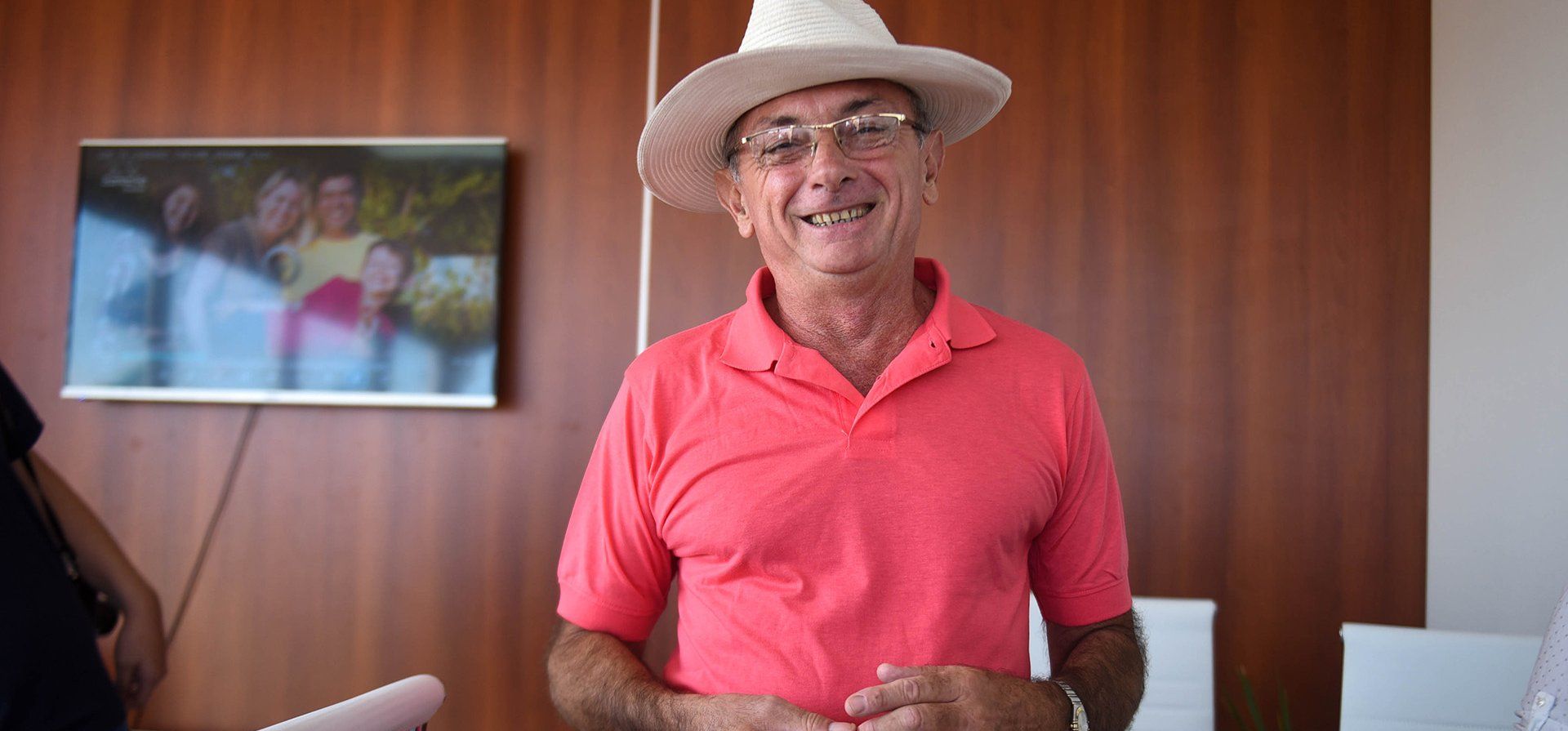 El ministro de Producción de Santa Fe, Daniel Costamagna, en el stand de la provincia.