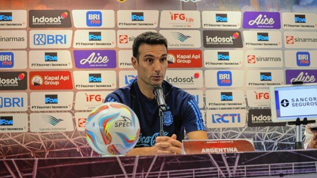 Scaloni: Messi sigue estando en la Selección