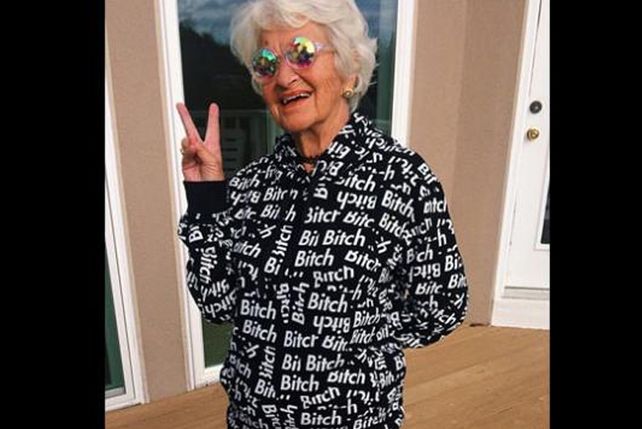 Una abuela a lo Miley Cyrus