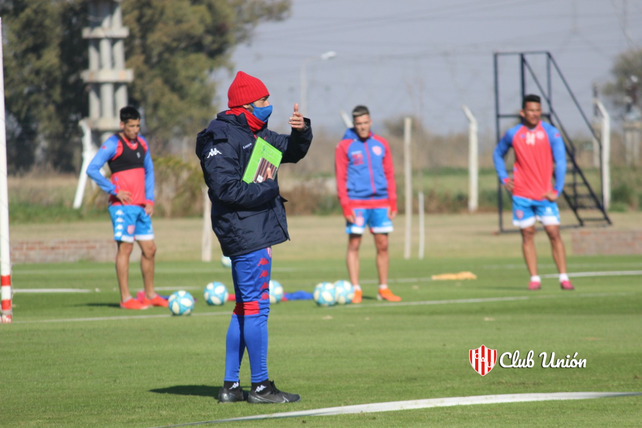 Azconzábal y una decisión táctica clave en el nuevo Unión