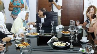 Emotivo agasajo y reconocimiento a Otilia Acuña por sus 90 años de vida