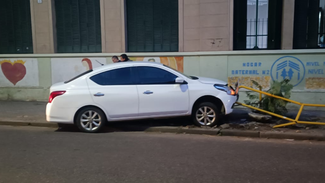 El choque frente al jardín de infantes sucedió alrededor de las 6. 