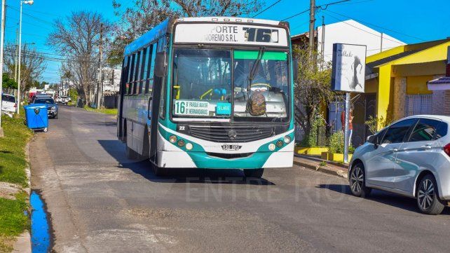 Circuló entre los choferes del transporte urbano nucleados en UTA la versión extraoficial de la realización de un paro desde mañana. El sindicato lo negó