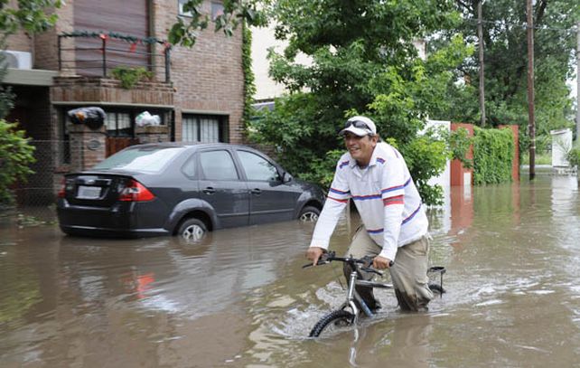 Pedimos recursos a la Nación para prevenir inundaciones pero no esperamos sentados