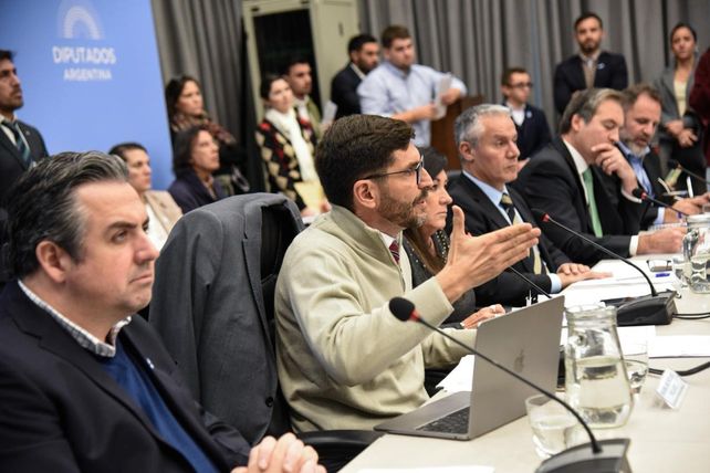 El gobernador Pullaro y el ministro Cococcioni fueron invitados por Bullrich a exponer en las comisiones de Diputados de la Nación sobre la ley antimafia.