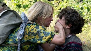 Emily Blunt vuelve a interpretar a una madre que trata de proteger a sus hijos de peligrosos monstruos.&nbsp; 