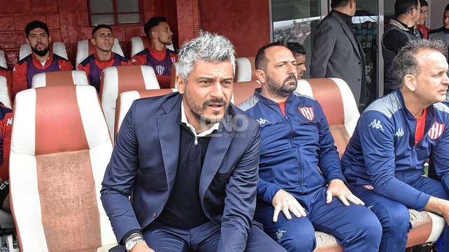 Gustavo Munúa, sin hablar y con su ciclo terminado en Unión