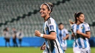 Newells rompe el mercado de pases: Mariana Larroquette vuelve al fútbol argentino.