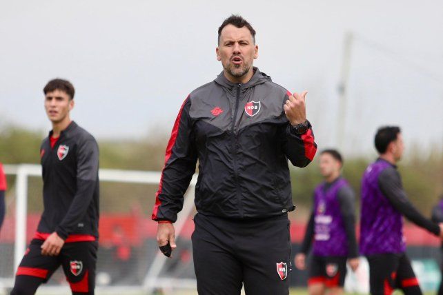 Cristian Fabbiani siempre bancó a sus jugadores desde que llegó a Newells.