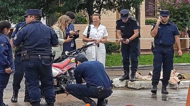 Tragedia en Concordia: un motociclista murió tras ser arrollado por un colectivo.