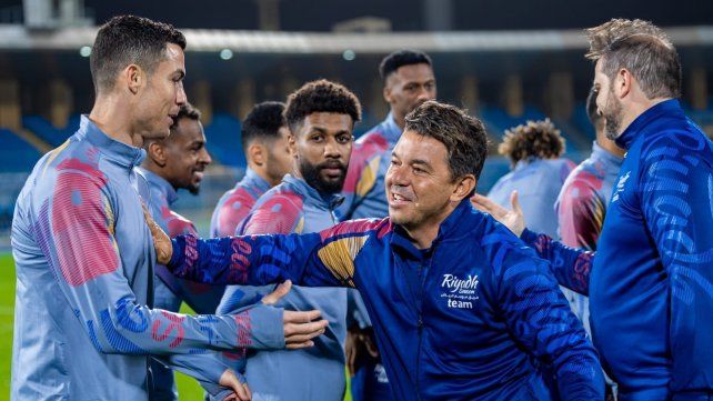 Cristiano Ronaldo y Marcelo Gallardo juntos en el amistoso contra el PSG que dirigió el Muñeco.&nbsp;
