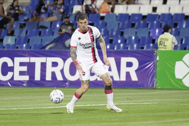 El delantero está definiendo su salida al Everton de Chile.