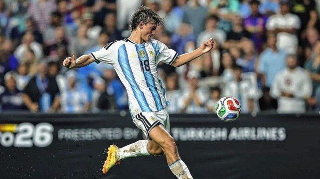 Nico Paz se mostró molesto por las versiones que surgieron en torno a la lesión que había sufrido.