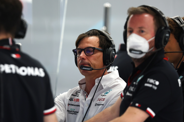 La escudería Mercedes, preocupada por el mal inicio del año en la F1