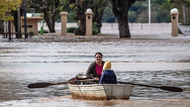 Al mediodía de este sábado el río Uruguay medía 13.50 metros en Concordia y la cota del lago Salto grande se ubicaba en 35.46 metros. Situación de los evacuados