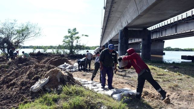 Prevención hídrica. Se refuerza una defensa de 60 metros y se profundizan tareas de limpieza en Colastiné Sur.