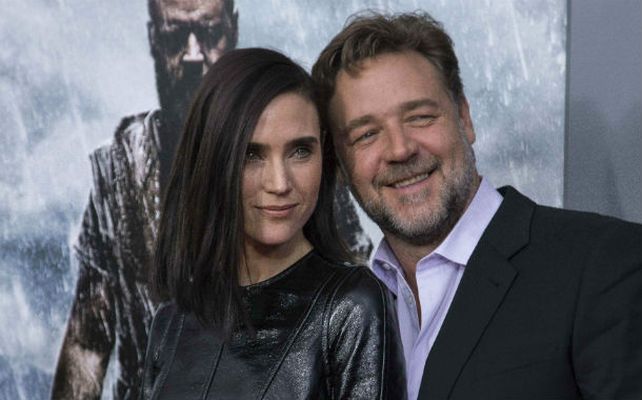 En defensa. Russell Crowe junto a Jennifer Connelly en la gala de “Noe”.