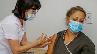 Hubo 6.614 nuevos contagios de coronavirus en Argentina y se notificaron 275 fallecimientos