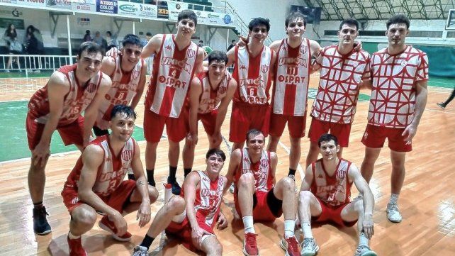 Unión A goleó como visitante a Sanjustino en el cierre de la 11ª fecha del Torneo Oficial de Básquet.