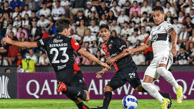 Se modificará el horario del partido entre Colón y Olimpia