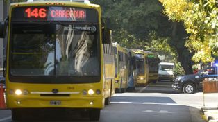 Otra demora en el pago a los choferes: asoma un nuevo paro de colectivos en Rosario
