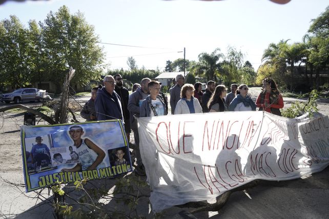 Todos unidos. Familiares de los niños de Milton (9 años) y Lautaro (5)