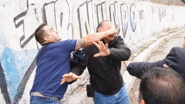 El ministro Berni recibió golpes que le generaron heridas cortantes en la cara.&nbsp;