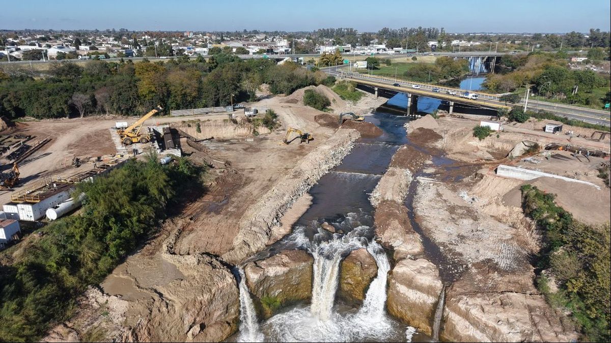 Arroyo Saladillo: 70 % de avance en una obra clave para detener el retroceso de la cascada