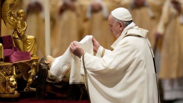 El Papa Francisco dedicó la Misa de Gallo a los niños que sufren las guerras