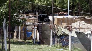 Al menos tres gendarmes heridos a tiros en un conato de toma en Lan&uacute;s