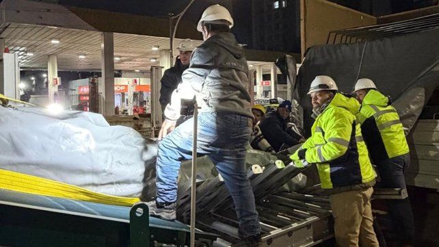 Comenzó la colocación de la primera manga de rehabilitación en la cloaca máxima