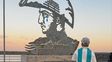 San Martín con una lágrima: un artista intervino la escultura tras el acto de Milei en San Lorenzo