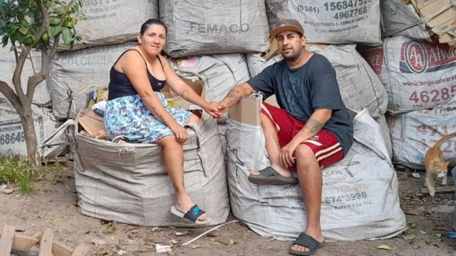 Los cartoneros de Roldán consiguieron trabajo en una empresa y un comercio. El Laki también recibió propuestas artísticas.