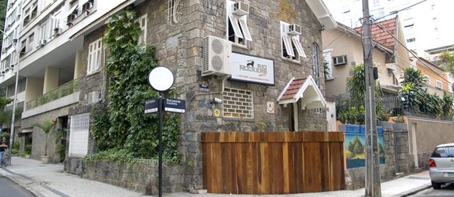 Echale la culpa a Rio. El Rio Rockers Hostel está ubicado en el barrio de Copacabana