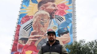 El artista Andres Iglesias, reconocido por ser el autor de mural de Messi en Santa Fe.&nbsp;