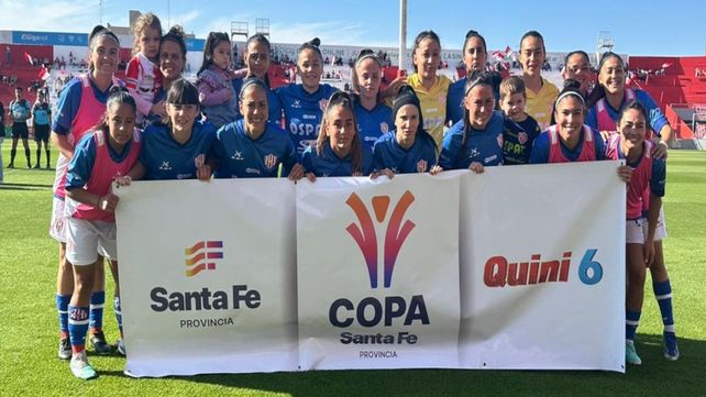 Tricampeonas santafesinas. Unión de Santa Fe se quedó por tercera vez con la Copa Santa Fe en el femenino. Venció a Adiur por 6 a 1 y con un global de 7 a 4 de los dos partidos finales.