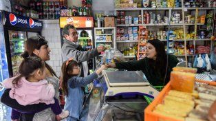 Almaceneros se oponen a la suma fija: El 95% del sector no puede hacer frente a esta imposición