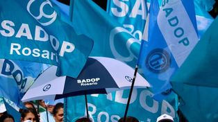 Desde Sadop Rosario expresaron su rechazo al DNU presidencial que elimina derechos laborales como contar con un salario digno, a no ser despedido injustamente y al ejercicio del derecho del huelga.&nbsp;