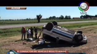 Vuelco en la autopista Rosario-Buenos Aires