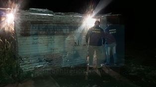 Pericias. Los policías de Robos y Hurtos cercaron el lugar y llegaron los de Toxicología para las pericias.