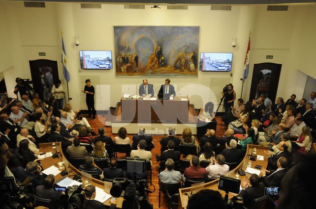 Corral pidió que la cuestión de los trapitos se debata en el Concejo