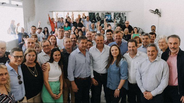 Adán Bahl dialogó con vecinos