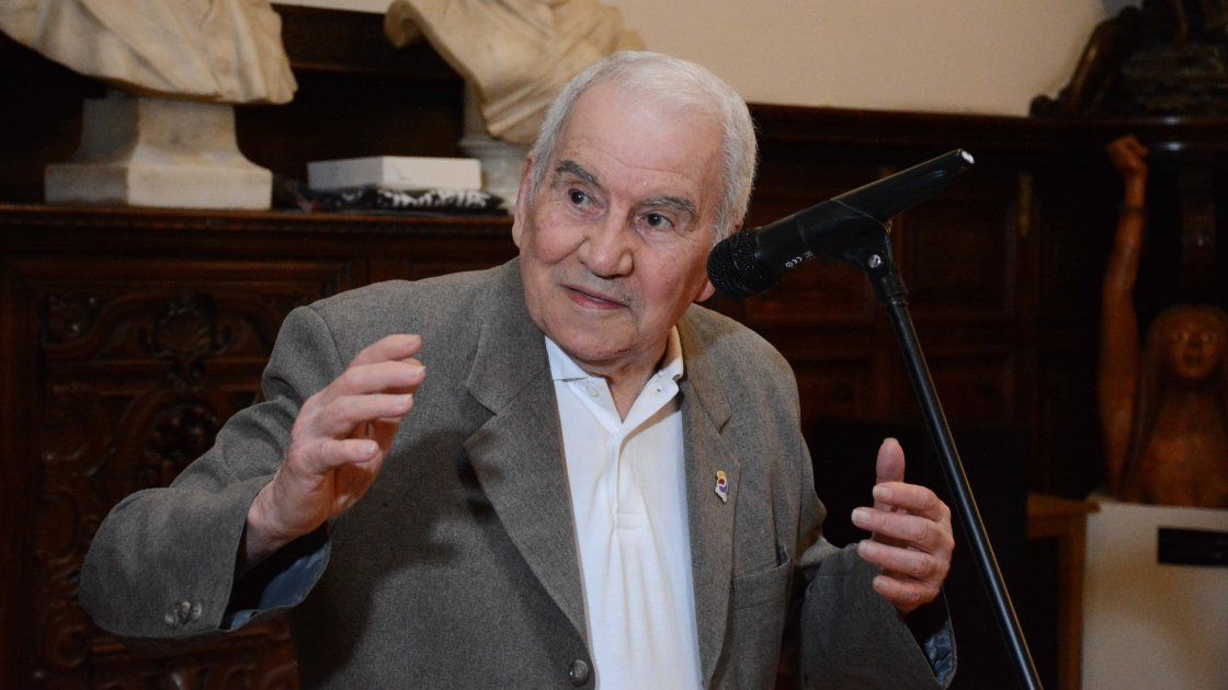Héctor Martínez fue declarado periodista distinguido de Rosario en diciembre de 2023.