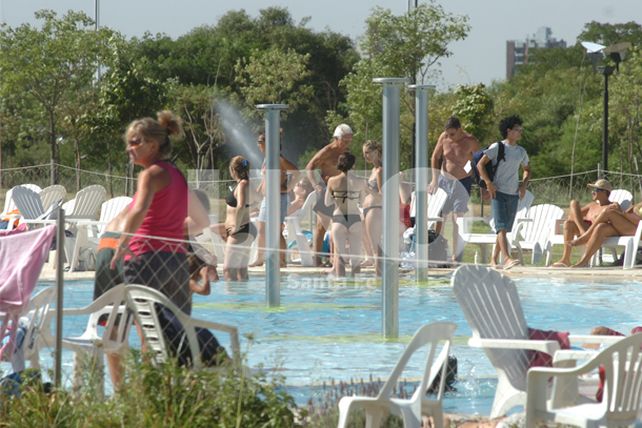 Complejos privados con piscina, una opción para pasar el verano