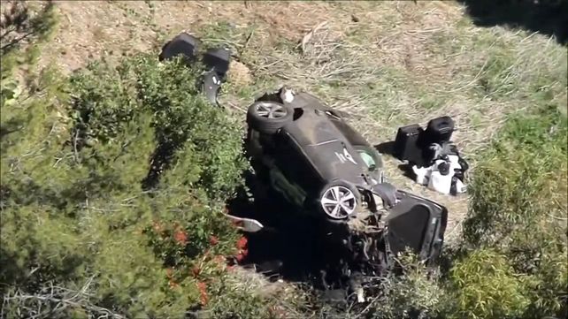 Tiger Woods sufrió graves heridas en un accidente y debió ser operado en una pierna