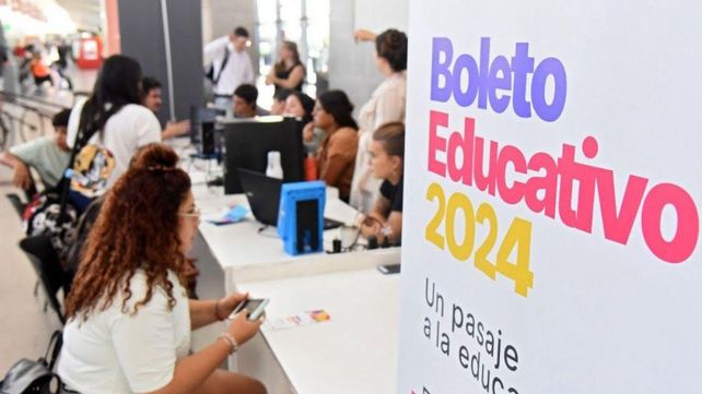 El Boleto Educativo beneficia a unos 335 mil docentes y estudiantes.