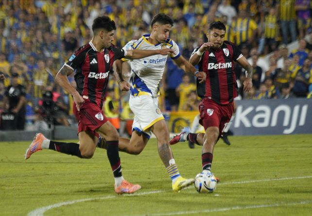 Empate de Central. Alejo Veliz encara a los defensores millonarios