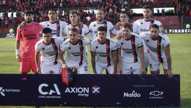 Los once de Newells que salieron a jugar frente a Deportivo Riestra en el estadio Presbítero Grella.