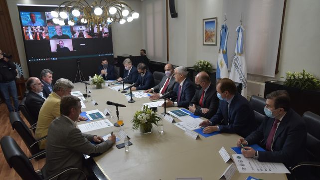 El ministro Julián Domínguez se reunió el martes con gobernadores