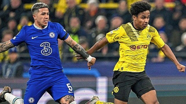 Chelsea está obligado a revertir un 1-0 en contra frente a Borussia Dortmund para meterse en cuartos de final de la Champions League. Chelsea está obligado a revertir un 1-0 en contra frente a Borussia Dortmund para meterse en cuartos de final de la Champions League.